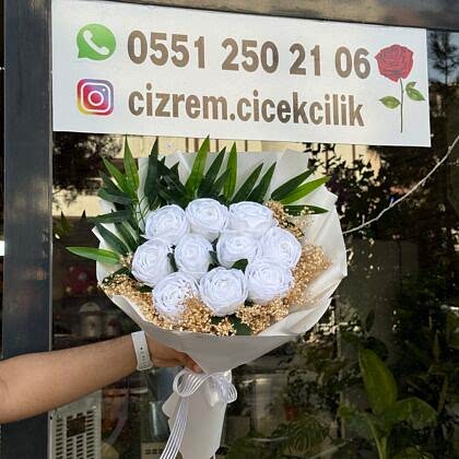 10 Beyaz Yapay Gül Buketi